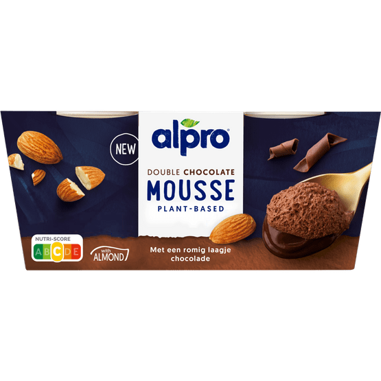 Foto van Alpro Chocolade- amandel mousse met kokos-chocoladelaag op witte achtergrond