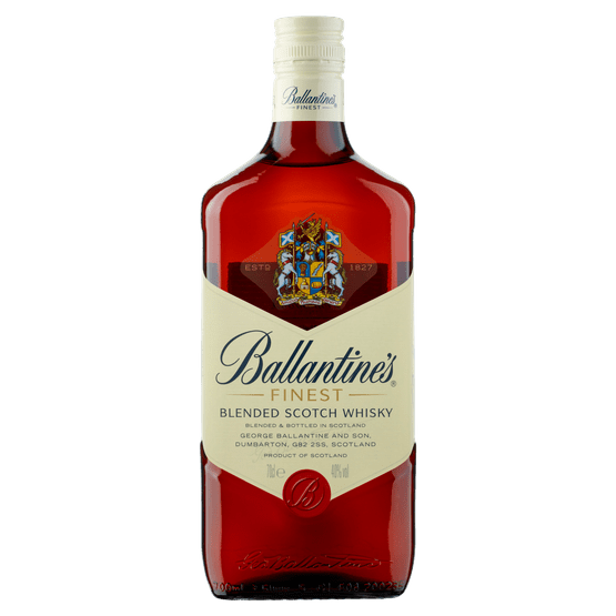 Foto van Ballantines Whisky blended scotch op witte achtergrond