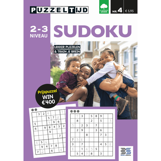 Foto van Puzzelboek op witte achtergrond