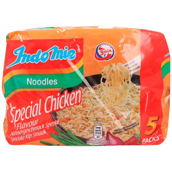 Foto van Indomie Noodles chicken 5 stuks op witte achtergrond
