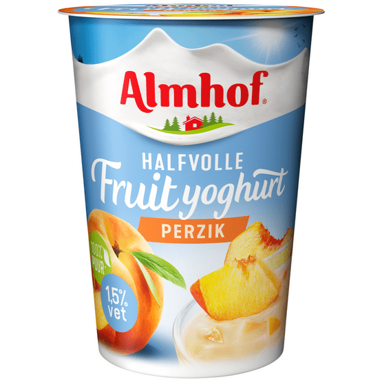 Foto van Almhof Halfvolle yoghurt perzik op witte achtergrond