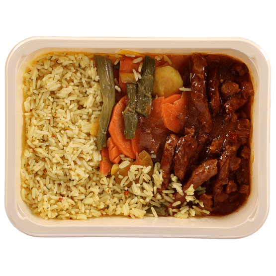 Foto van Mealmasters Babi ketjap wortel asperge rijst op witte achtergrond