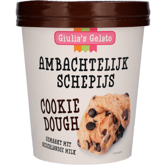 Foto van GIULIA'S GELATO Cookie dough ijs op witte achtergrond