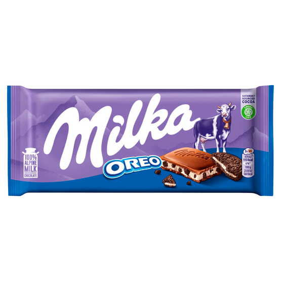 Foto van Milka Oreo melk chocolade reep op witte achtergrond