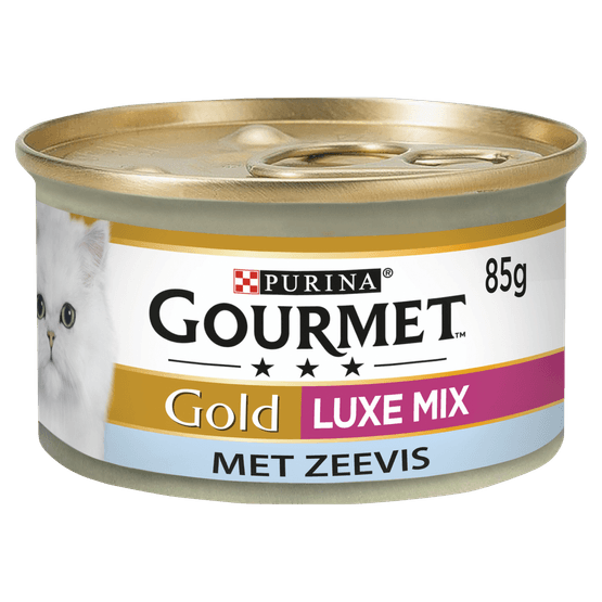 Foto van Gourmet Gold luxe mix met zeevis in spinaziesaus op witte achtergrond