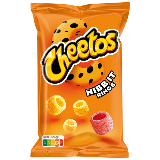 Foto van Cheetos Nibb-it rings op witte achtergrond