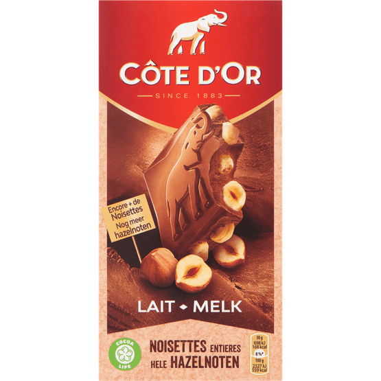 Foto van Côte d'Or Chocoladereep melk hele noot op witte achtergrond