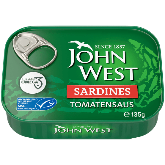 Foto van John West Sardines in tomatensaus op witte achtergrond