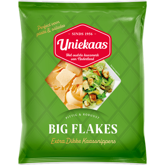 Foto van Uniekaas Kaas big flakes op witte achtergrond