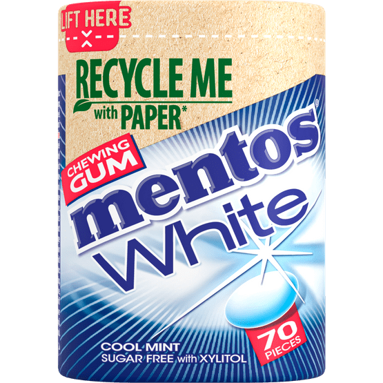 Foto van Mentos Gum white cool mint op witte achtergrond