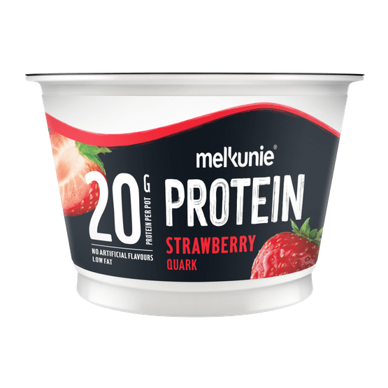 Foto van Melkunie Protein kwarkyoghurt aardbei op witte achtergrond
