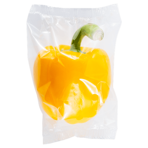 Foto van Paprika geel op witte achtergrond