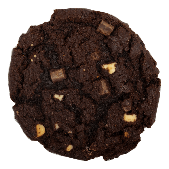 Foto van Vers afbak American cookie double chocolate op witte achtergrond