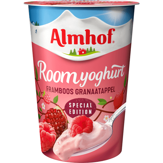 Foto van Almhof Roomyoghurt framboos granaatappel op witte achtergrond