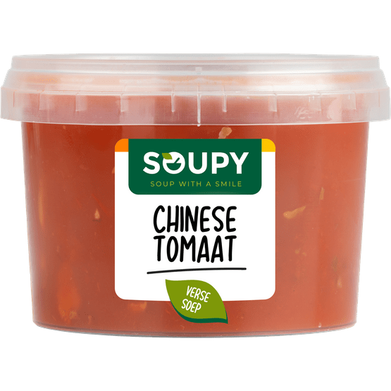 Foto van Soupy Chinese tomatensoep vers op witte achtergrond