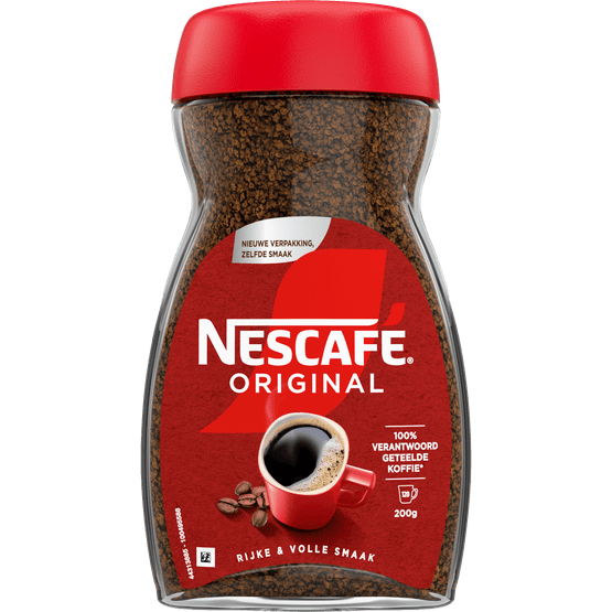 Foto van Nescafé Oploskoffie rood melange op witte achtergrond