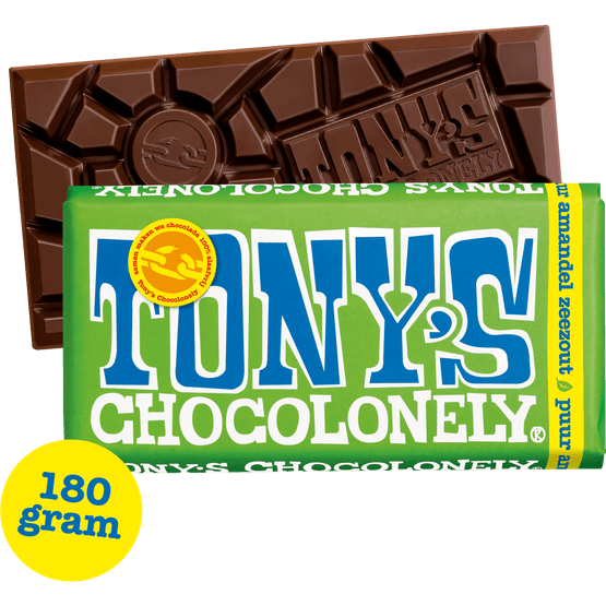 Foto van Tony's Chocolonely puur amandel zeezout op witte achtergrond