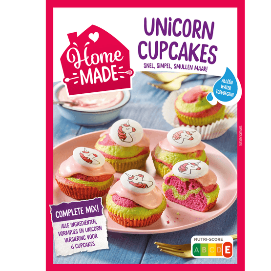 Foto van Home made Unicorn cupcakes complete mix op witte achtergrond