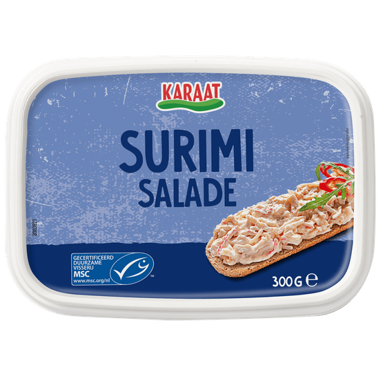 Foto van Karaat Salade surimi krab op witte achtergrond