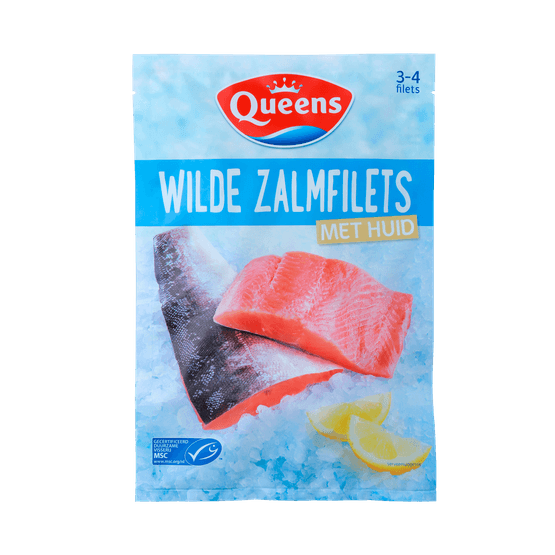 Foto van Queens Wilde zalmfilets met huid op witte achtergrond