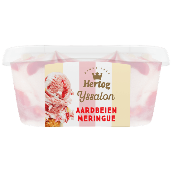 Foto van Hertog Aardbeien merengue op witte achtergrond