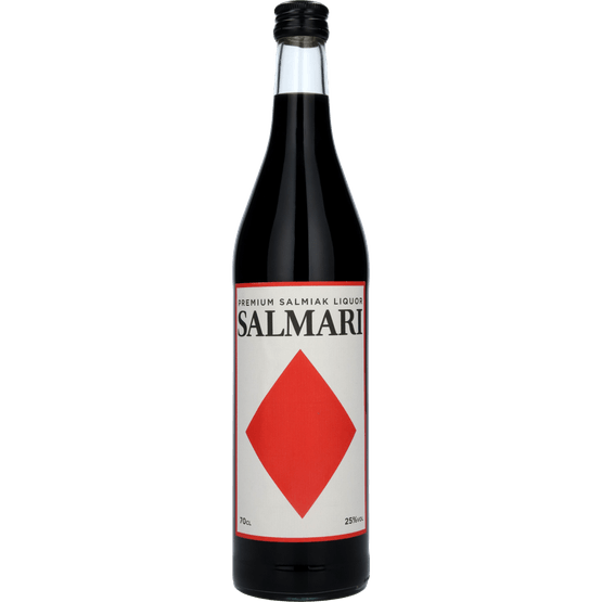 Foto van Salmari Premium salmiak liquor op witte achtergrond