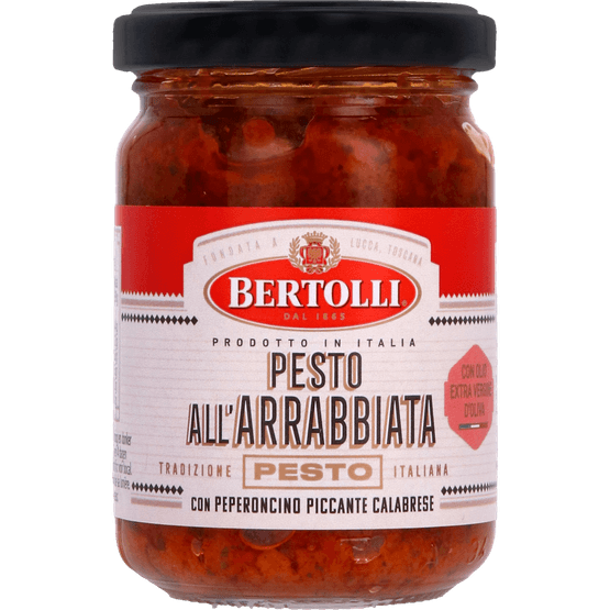 Foto van Bertolli Pesto all arrabbiata op witte achtergrond