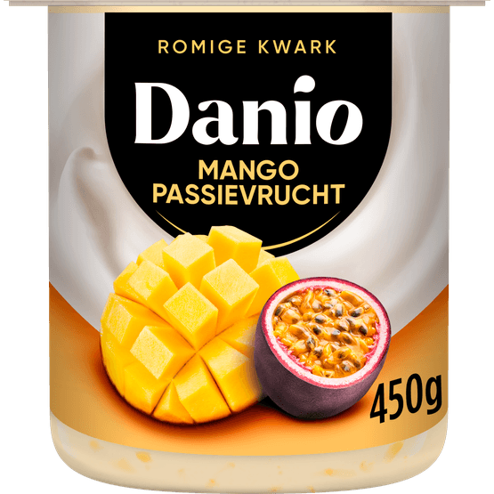 Foto van Danio Kwark mango passievrucht op witte achtergrond