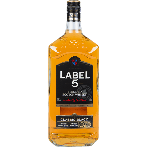 Foto van Label 5 Scotch whisky op witte achtergrond