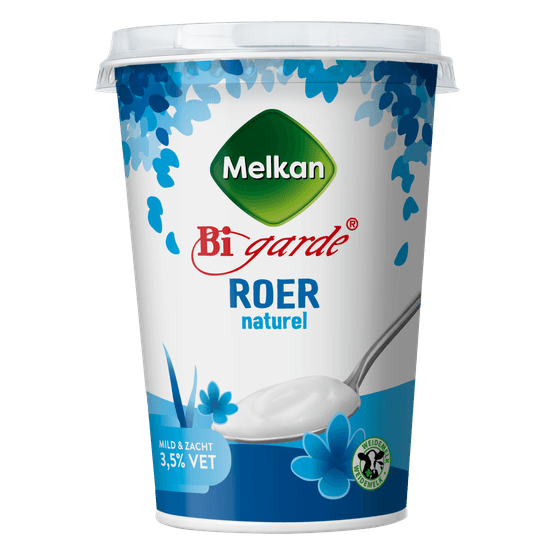 Foto van Melkan Bigarde roeryoghurt naturel op witte achtergrond