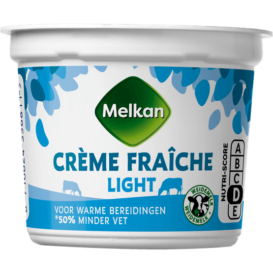 Foto van Melkan Demi creme fraiche op witte achtergrond