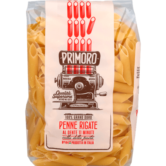 Foto van Primoro Pasta penne op witte achtergrond