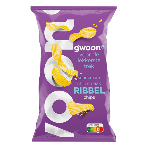 Foto van G'woon Ribbelchips sour cream chili op witte achtergrond