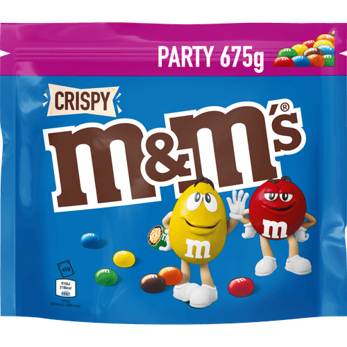 Foto van M&M's Crispy chocolate op witte achtergrond