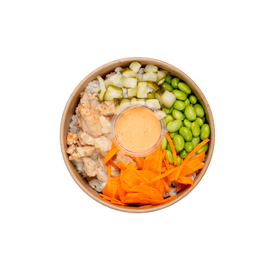Foto van Fresh & easy Poke bowl kip op witte achtergrond