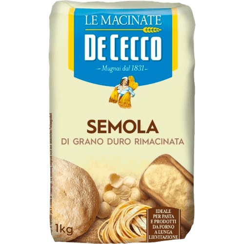 Foto van De Cecco Semola di grano duro rimacina op witte achtergrond