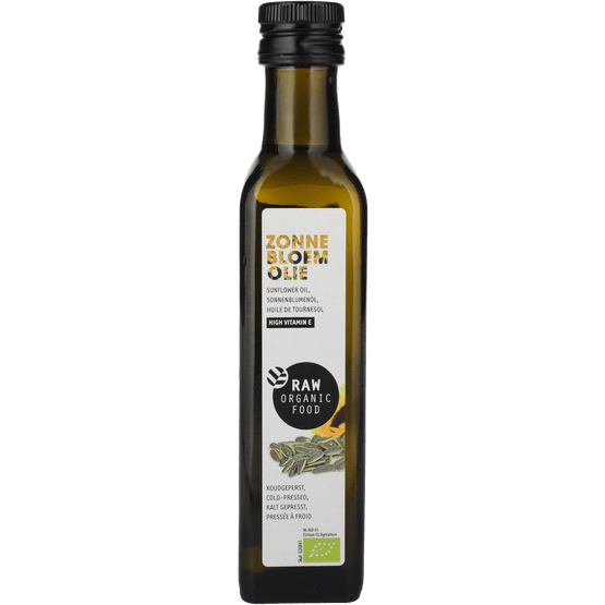 Foto van Raworganic Koolzaadolie op witte achtergrond