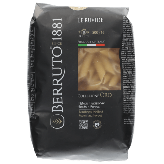 Foto van Berruto Penne rigate op witte achtergrond