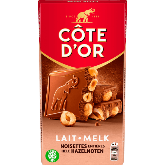 Foto van Côte d'Or Chocoladereep melk hele noot op witte achtergrond