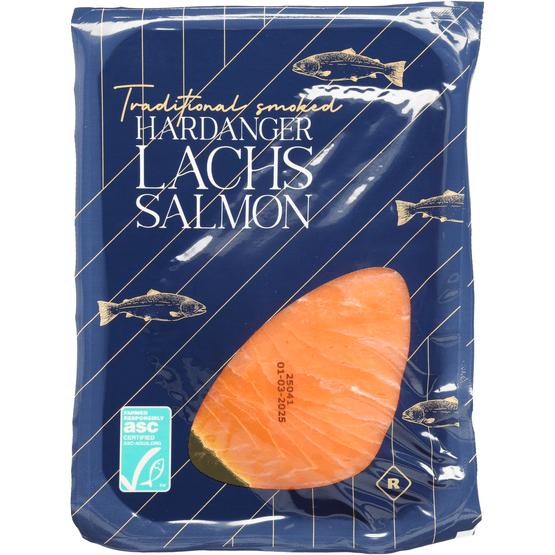 Foto van Hardanger lachs Gerookte zalm op witte achtergrond