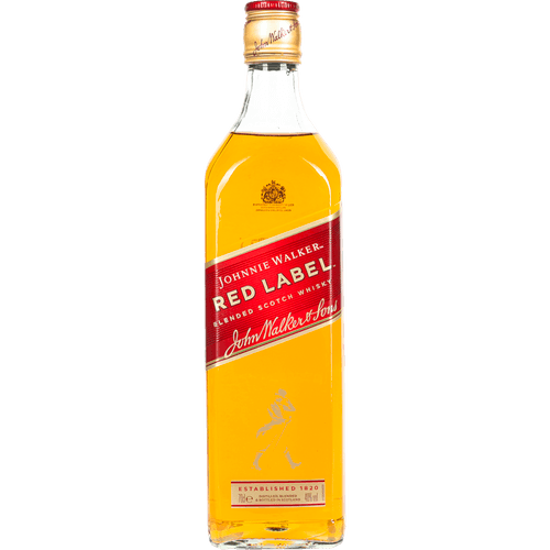 Foto van Johnnie Walker Whisky Red label op witte achtergrond