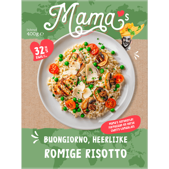 Foto van Risotto met kip op witte achtergrond