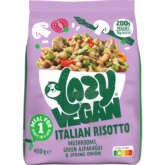 Foto van Lazy Vegan Italian risotto op witte achtergrond