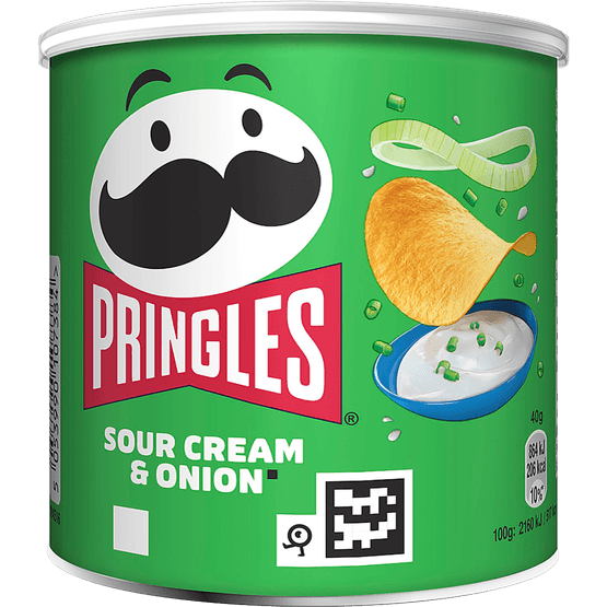 Foto van Pringles Sour cream onion op witte achtergrond