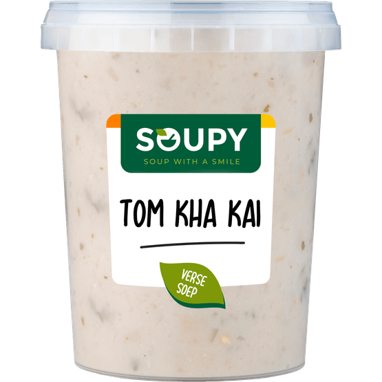Foto van Soupy Tom kha kai vers op witte achtergrond