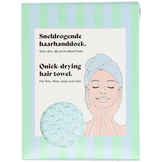 Foto van Sneldrogende haarhanddoek op witte achtergrond