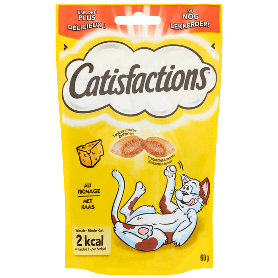Foto van Catisfactions Kattensnoepjes met kaas op witte achtergrond