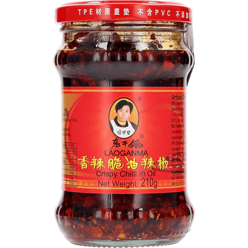 Foto van Laoganma Crispy chili oil op witte achtergrond