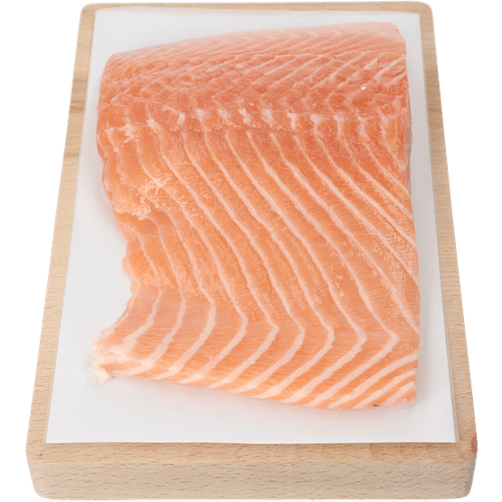 Foto van Vis Marine Zalmfilet op huid op witte achtergrond