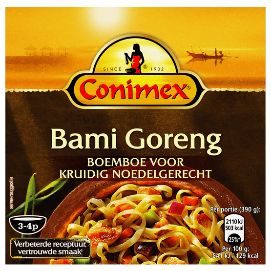 Foto van Conimex Boemboe bami goreng op witte achtergrond